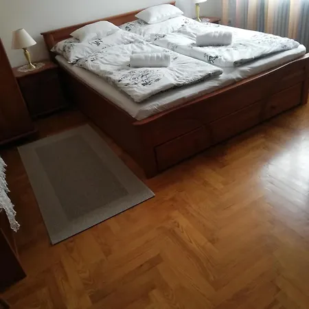 Viragos Vendeghaz 아파트 블로톤퓌레드