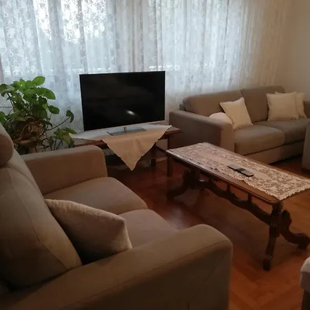 Viragos Vendeghaz Apartament *