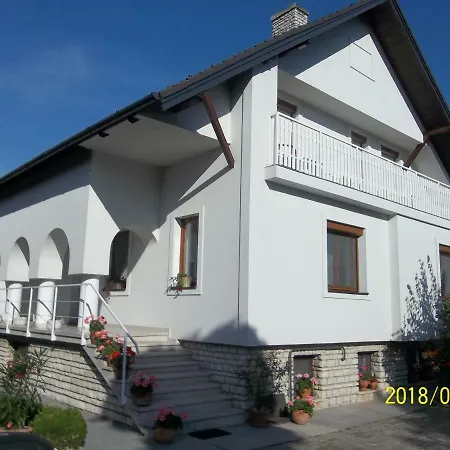 Apartament Viragos Vendeghaz