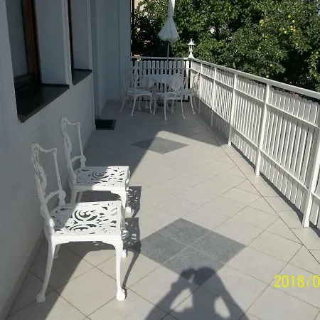 Viragos Vendeghaz Apartament *