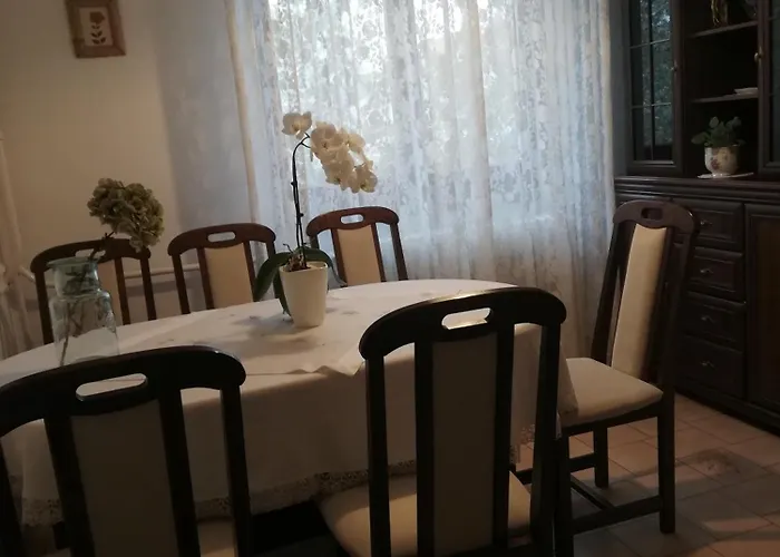 Viragos Vendeghaz 公寓 巴拉顿菲赖德